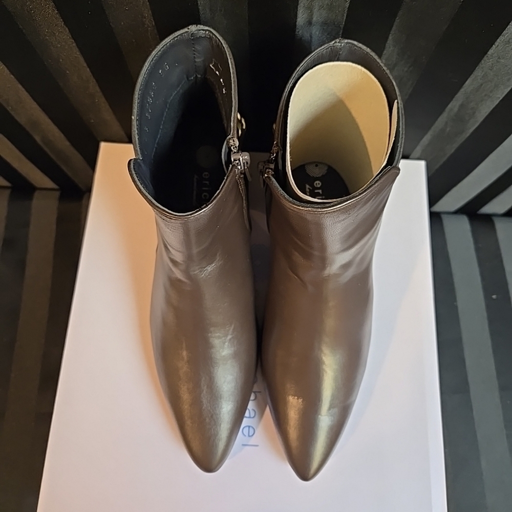 Women EU 36 & 37 Eric Michael Turin Cordero Brown Chain Accent Leather Zip Boots - Picture 3 of 16